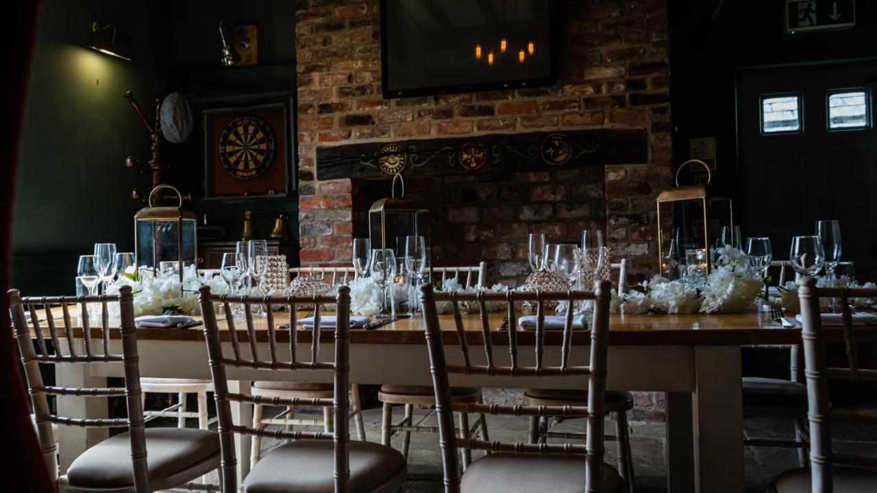 Hotel The Vicarage Holmes Chapel Esterno foto