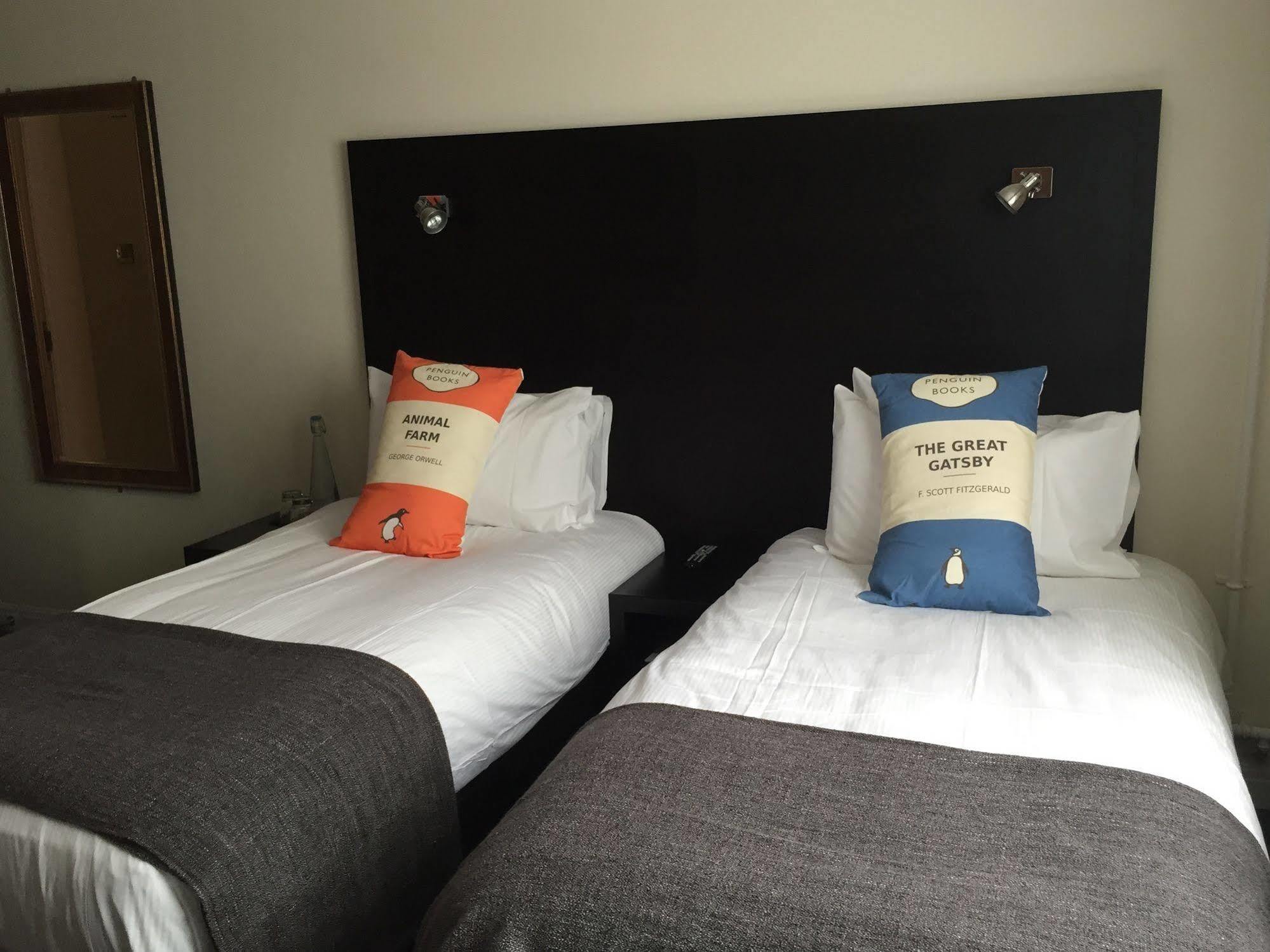 Hotel The Vicarage Holmes Chapel Esterno foto